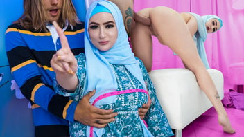 “You Remind Me of My Girlfriend…” Conservative Mother Breaks Her Own Rules (Mandii Rose Debut)